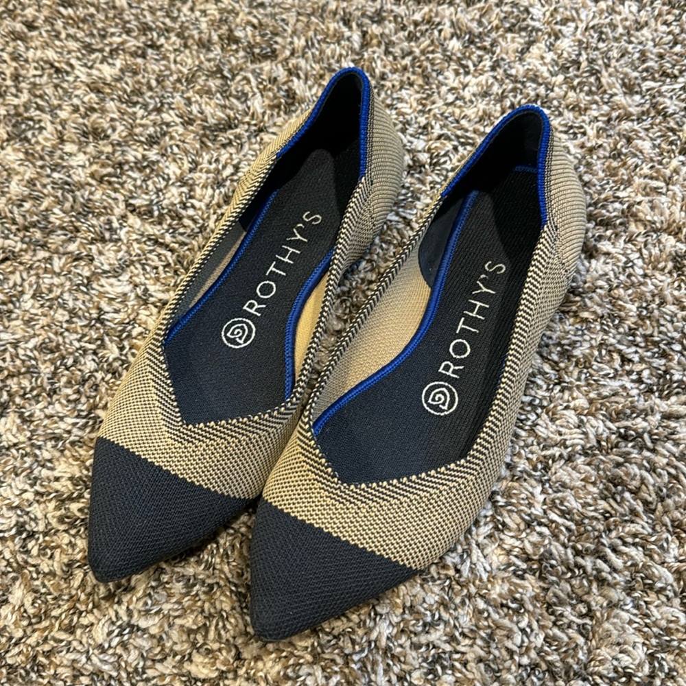 Used pair of pointed toes in great condition, I loved them but too small
